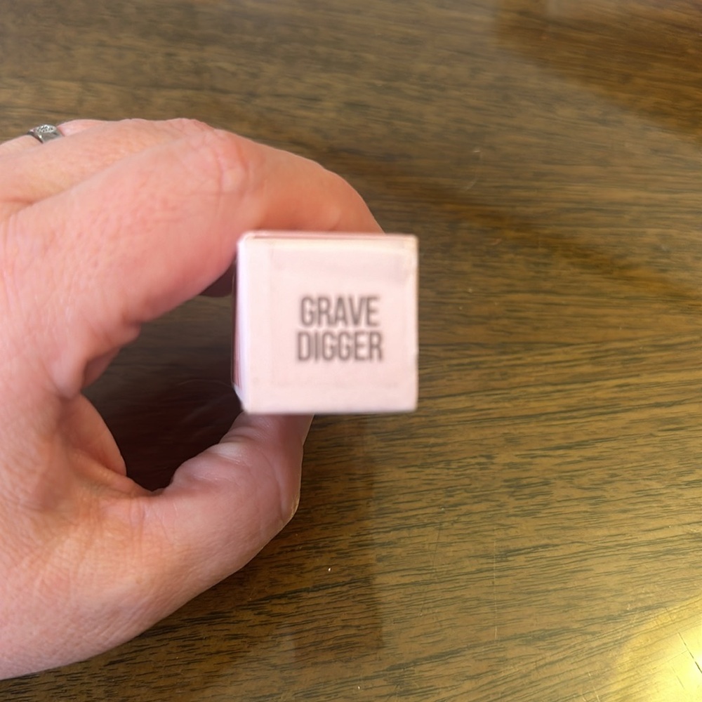Jeffree Star Grave Digger - Dirty Grey Velvet Trap Lipstick - Picture 6 of 6